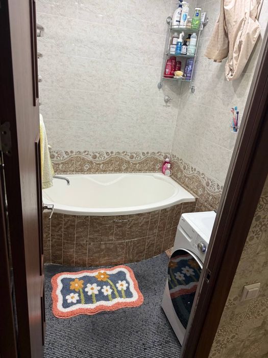 Продается квартира 3.5.5 в отличном состояний на Ахмад Югнаки