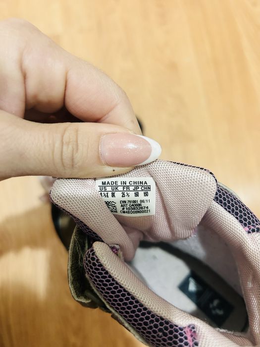 Adidas батуши и маратонки 26 номер