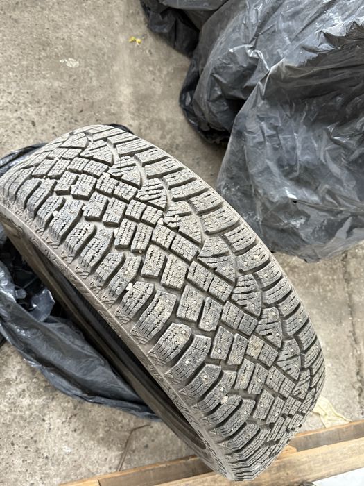 Продам резину 18 размер