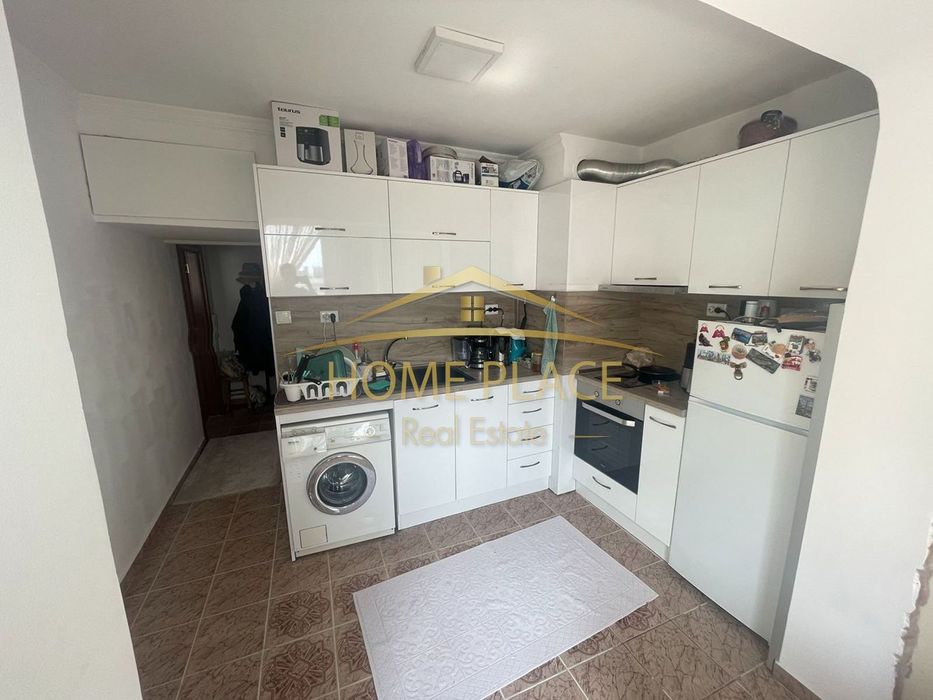 Дава се под наем Тристаен апартамент в Варна, Център - 60 кв.м за 510 € - Снимка #2