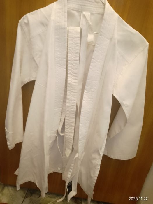 Kimono karate 150 cm Decathlon