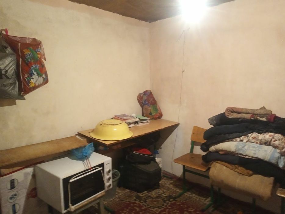 SROCHNO UY HOVLI SOTILADI LAYLAK mahalla 3 sotih  28,000 Kelishilad