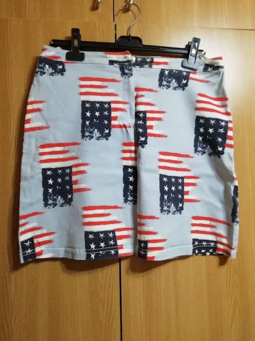 Vând fuste diverse culori