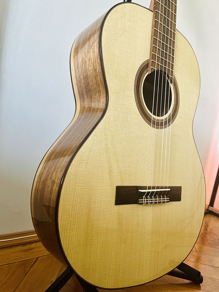 Kremona Rondo RS All Solid Spruce/Walnut Classical Guitar