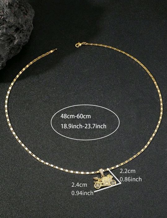 Colier auriu cu forma unei motociclete