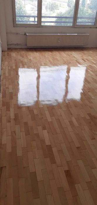 Вашият естествен под е изгубил блясъка си. Реновирайте го сега.