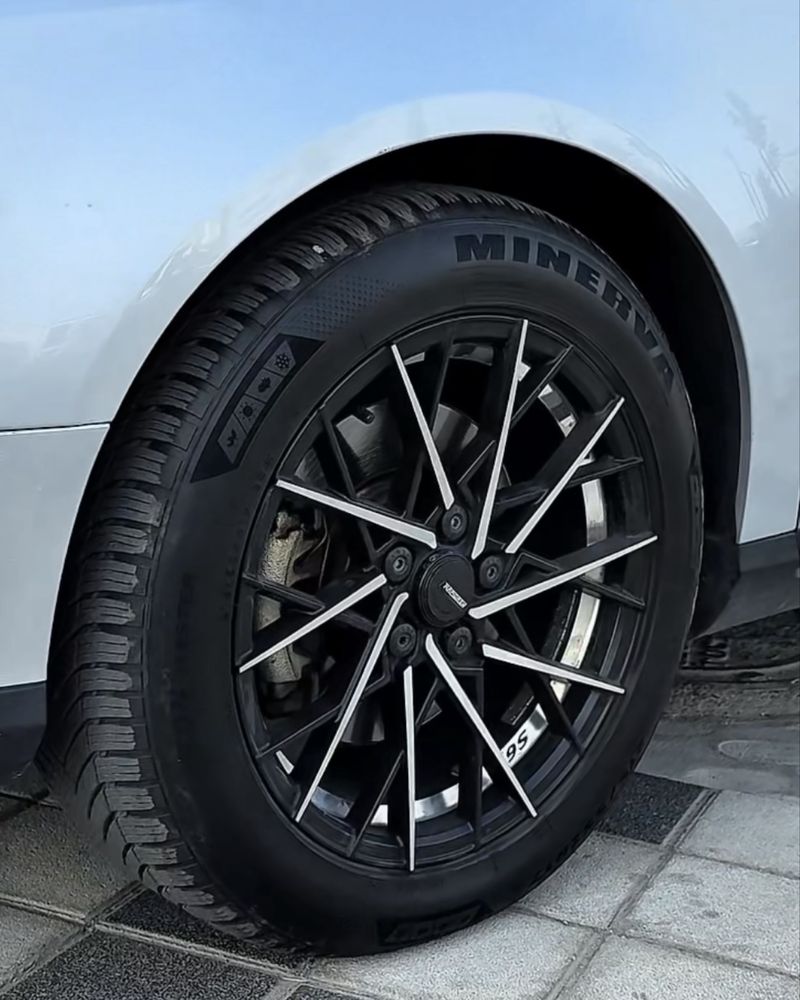 volkswagen passat tinniq holatda