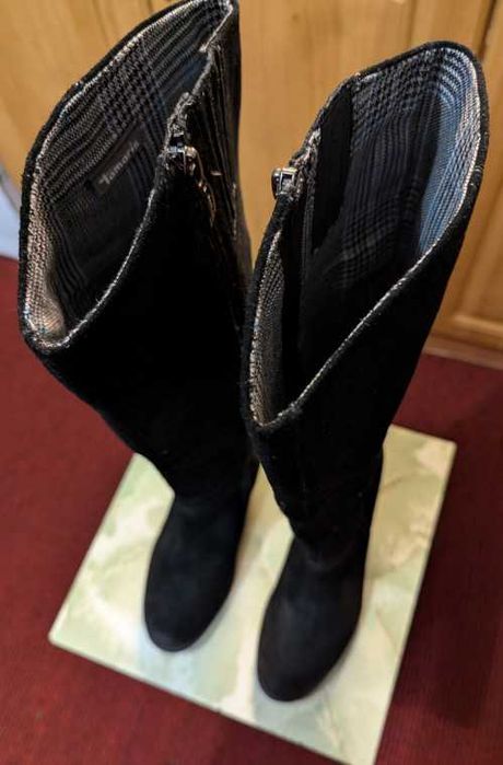 Сапоги Tamaris. 39 размер. Натуральная замша.