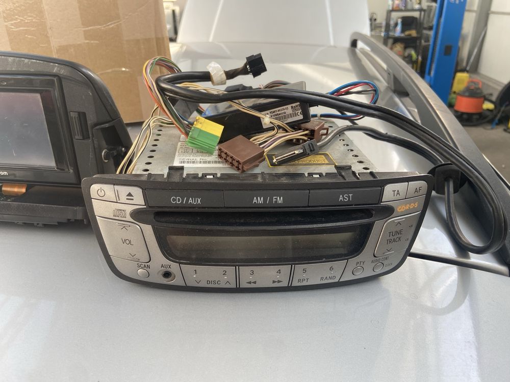 Радио за toyota aygo+навигация tom tom