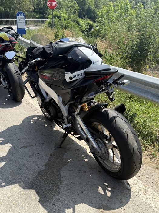 Aprilia rsv4 1100 factory 2020