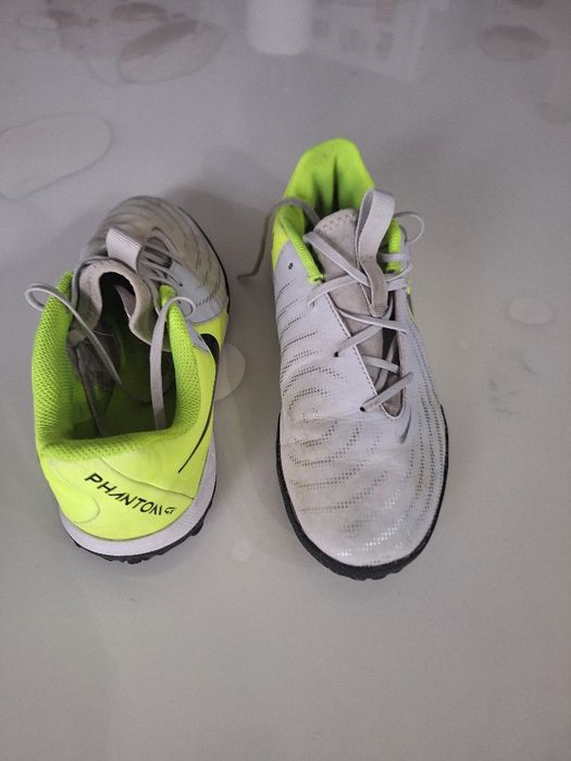 Vând ghete de fotbal  Nike
