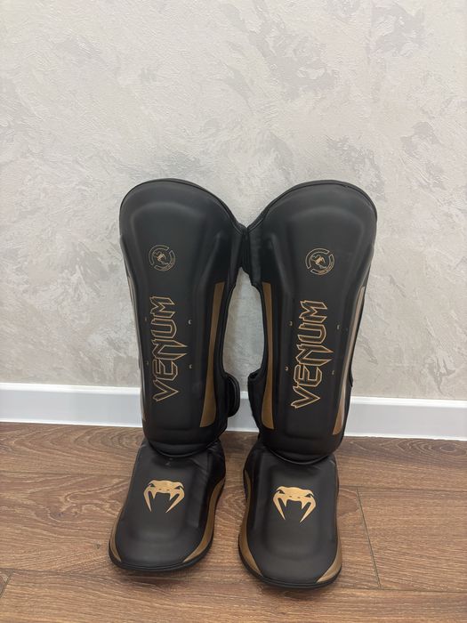 футы для тайского бокса, боксерские перчатки