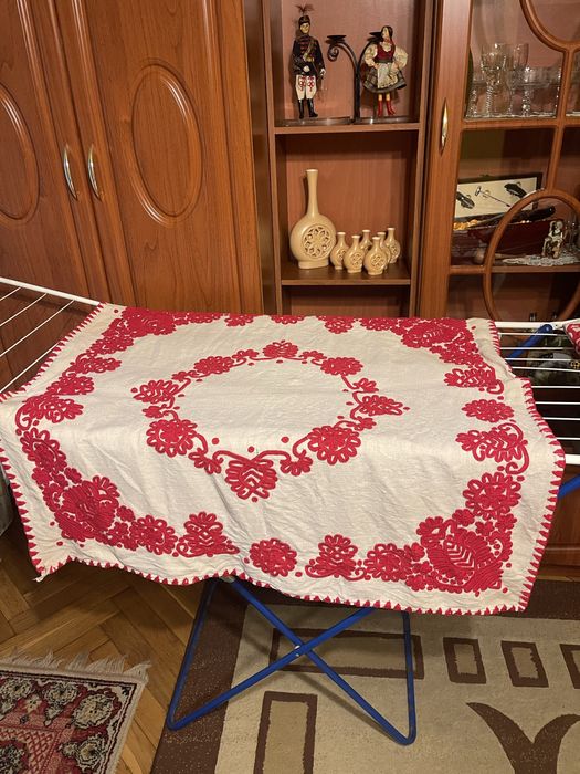 cusaturi pe panza brodate manual