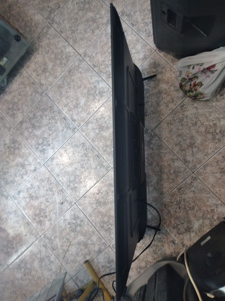 Смарт телевизор Arielli 40''