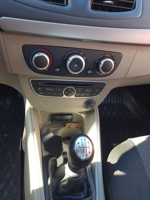 Продавам на части Рено Флуанс 1.5 дци 106кс