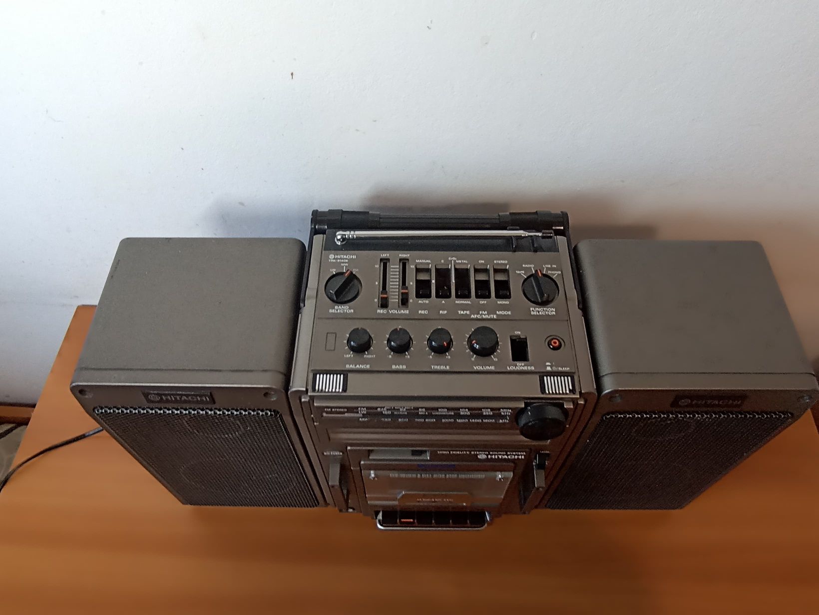 Radio casetofon Hitachi TRK 9140E vintage
