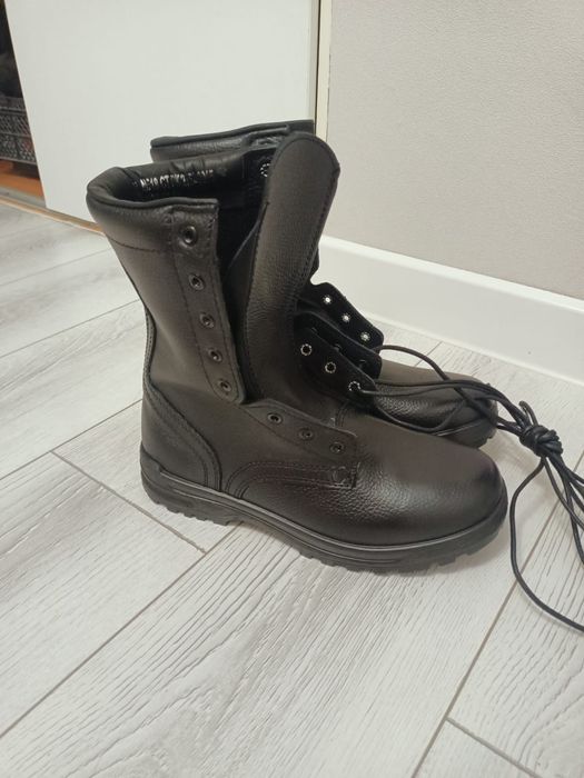 Мужские новые военные берцы