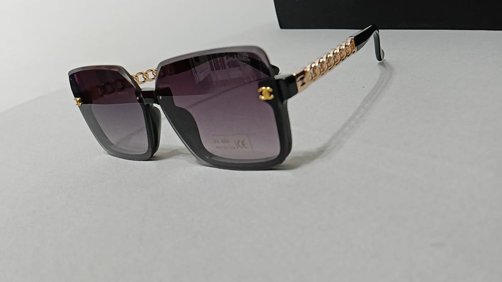 Ochelari de soare noi