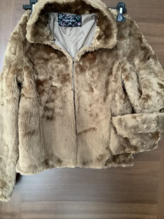 Пухкаво палтенце за 10 год., ново