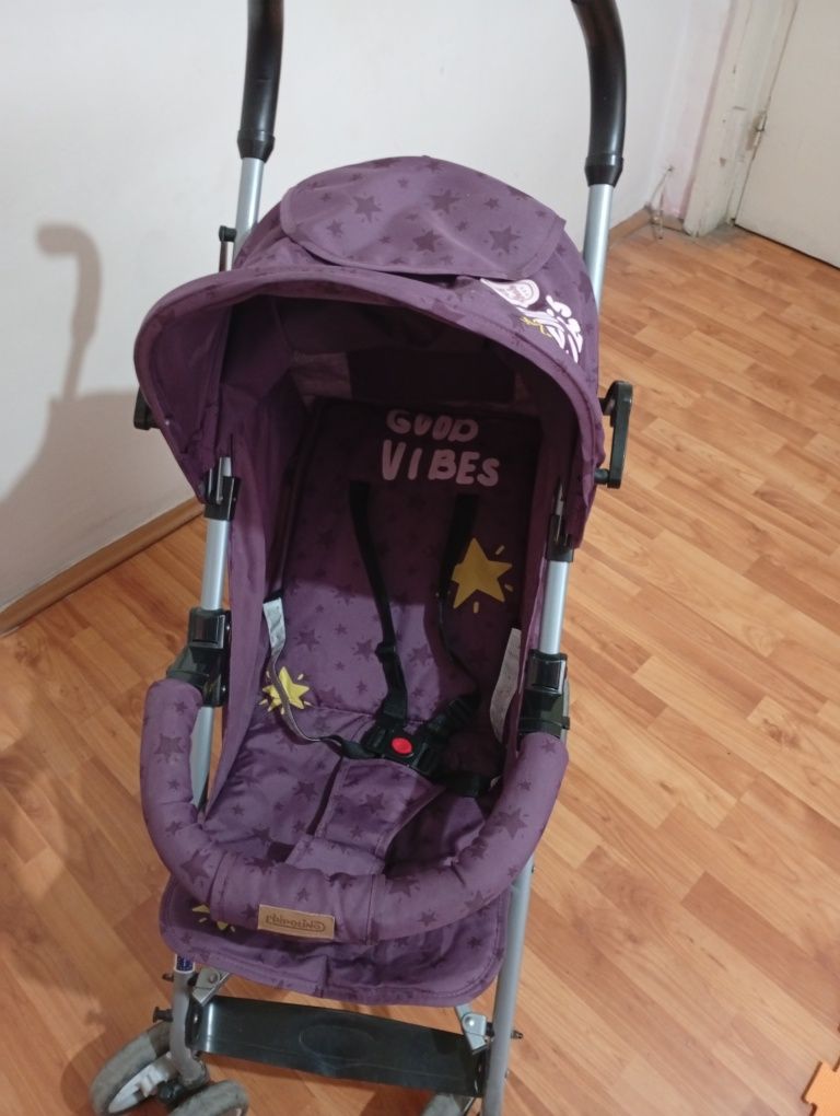 Vând căruț sport cu poziție de somn