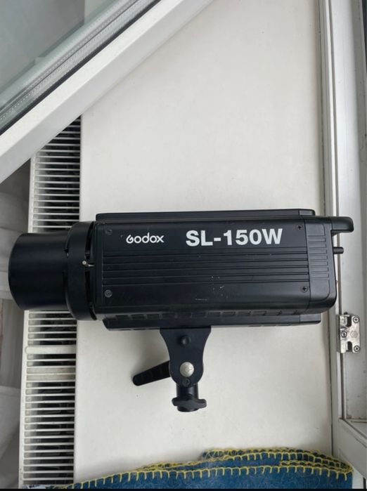 Lumina continua Godox SL 150w