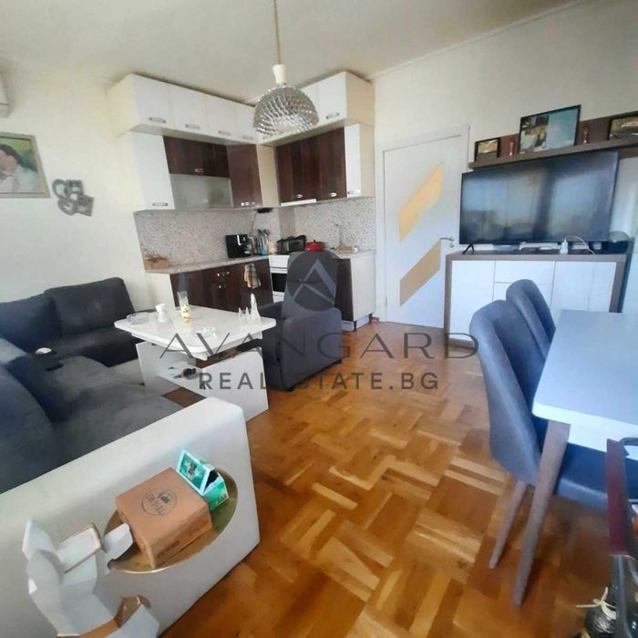 Продава се Тристаен апартамент в Пловдив, Кючук Париж - 64 кв.м за 1829 €/кв.м - Снимка #1