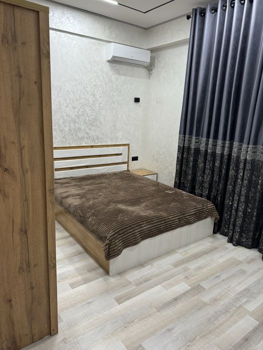 Квартира 2 в 3 на третьем этаже кирпичного дома.