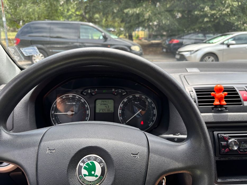 Продавам Skoda Octavia 2