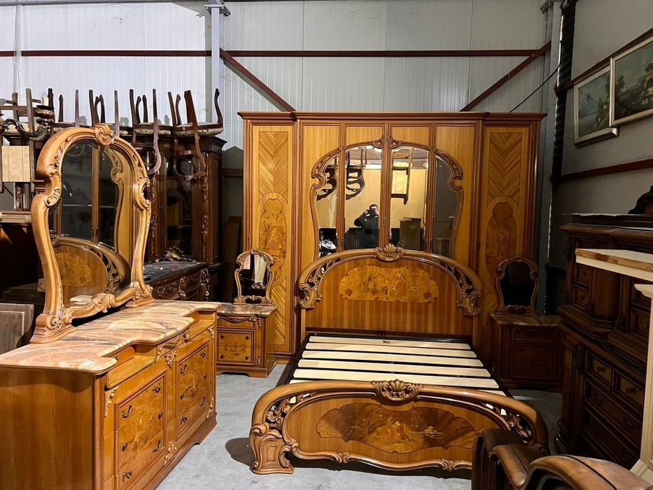 Dormitor complet Pat noptiere comoda șifonier