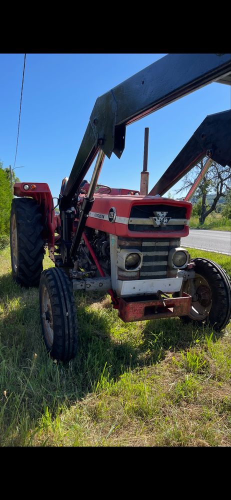 Massey Ferguson 135 cu încărcător