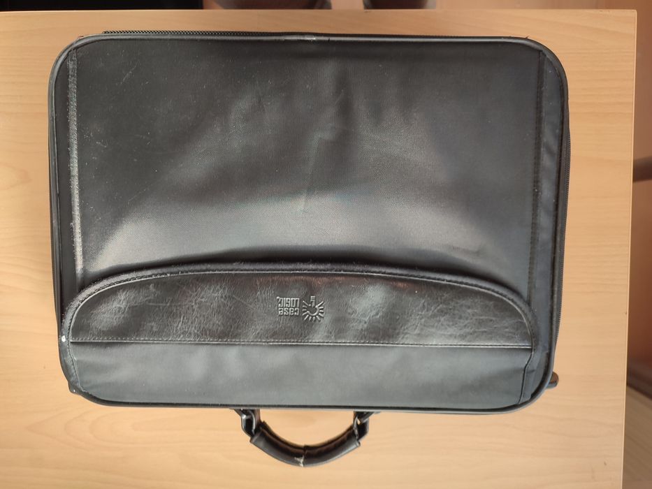 Голяма чанта за лаптоп