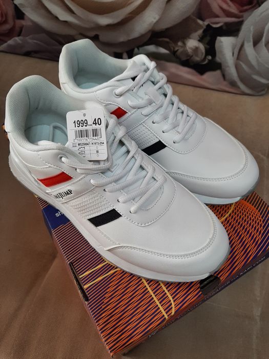 Продам Кроссовки мужские