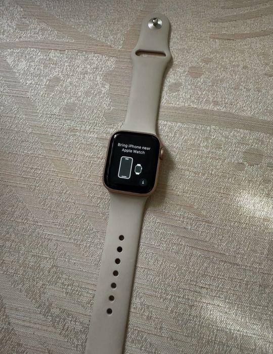 продаю apple watch 2024 года