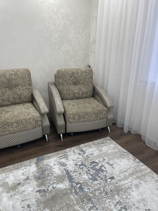 Диван и два кресла