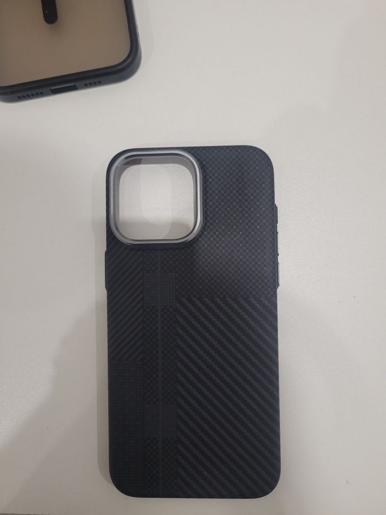 Чехлы на iPhone 15 pro max