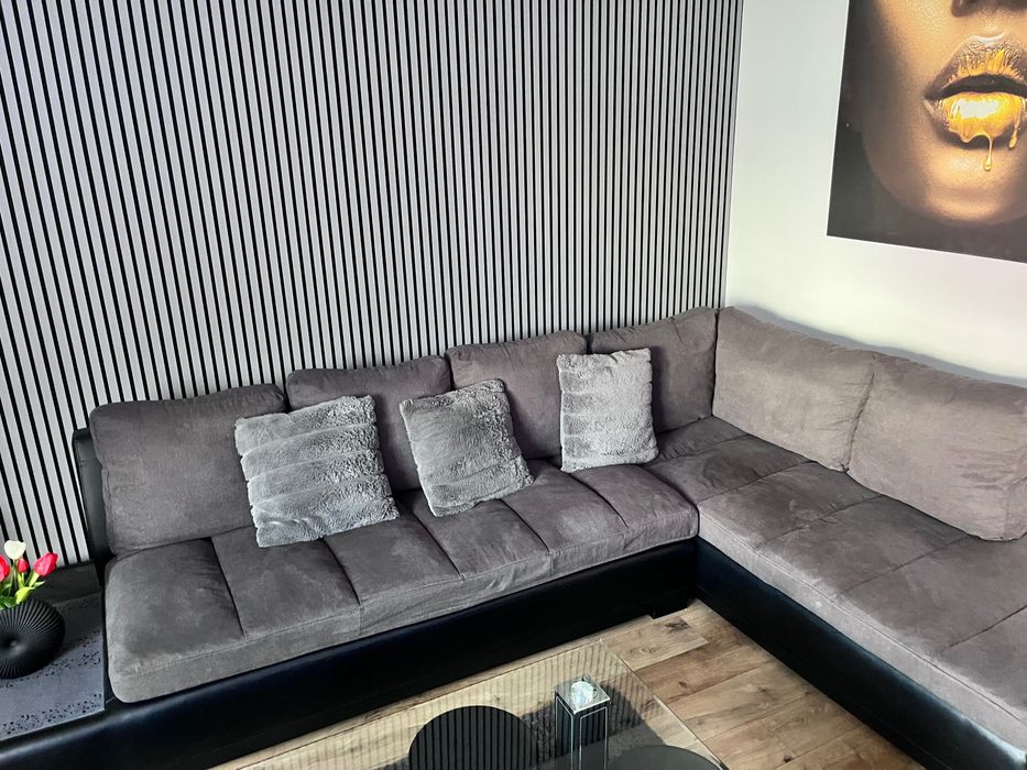 Coltar confortabil și spațios 300ml și 200 l.atmosfera plăcută living