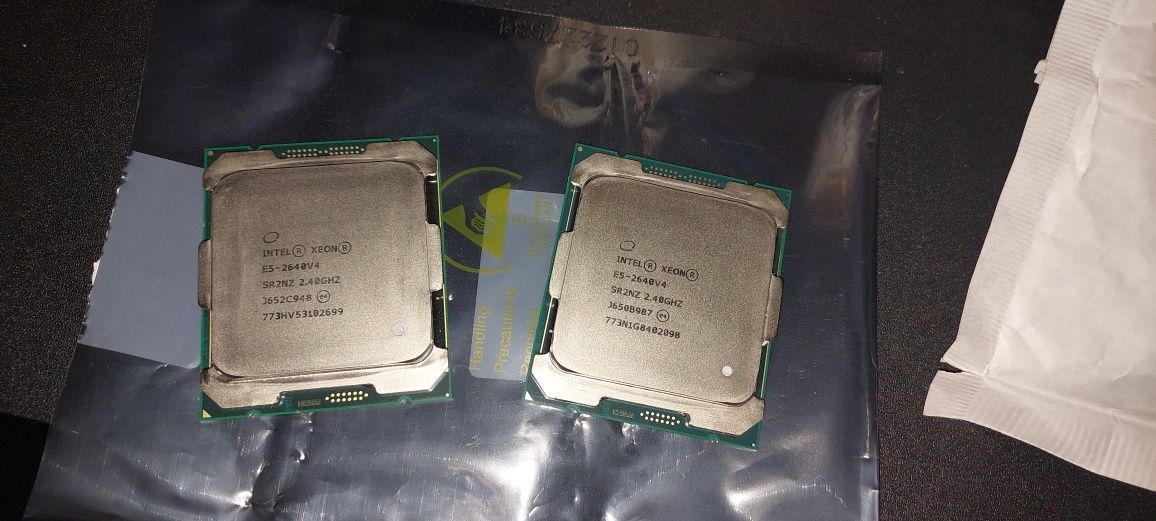 2 x Procesor Intel Xeon 10 Cores E5-2640 V4 SR2NZ Skt 2011-3 DDR4