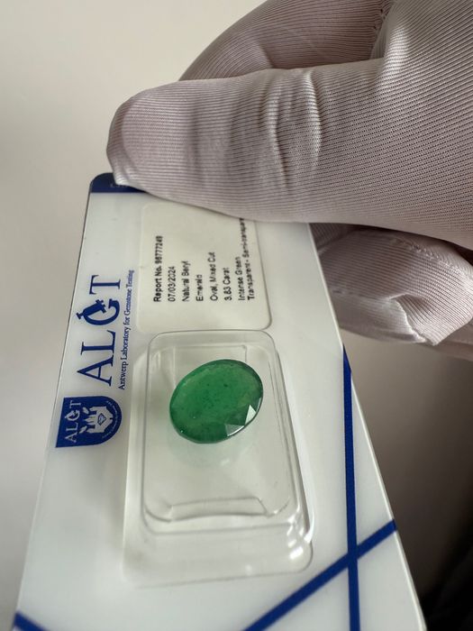 Изумруд със сертификат ALGT БЕЛГИЯ смарагд капсула