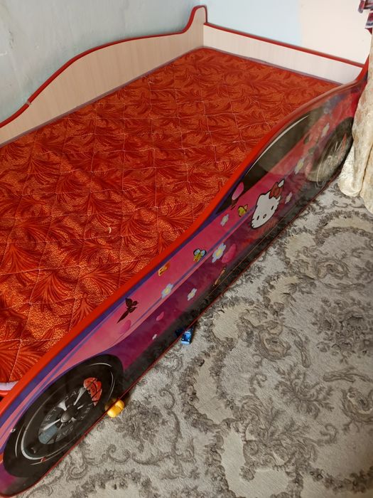 Продам детскую кроватку,машинку