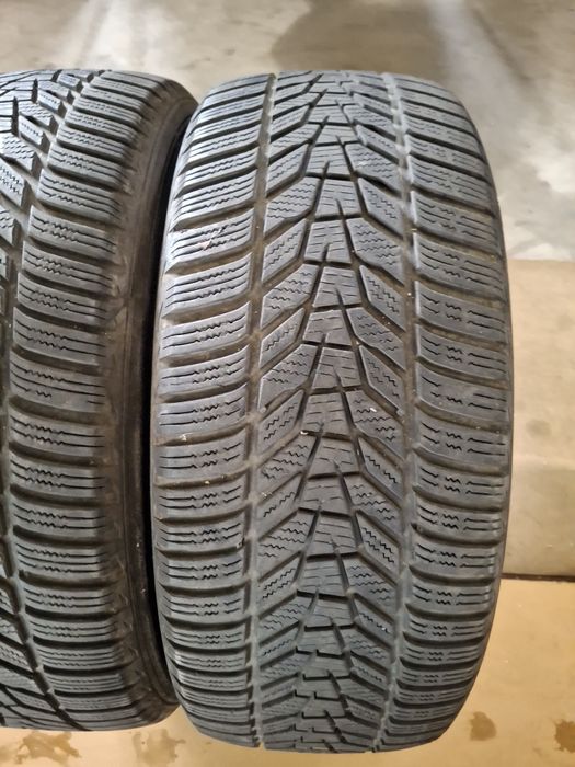 2 Anvelope de iarnă 235 55 r18  Hankook