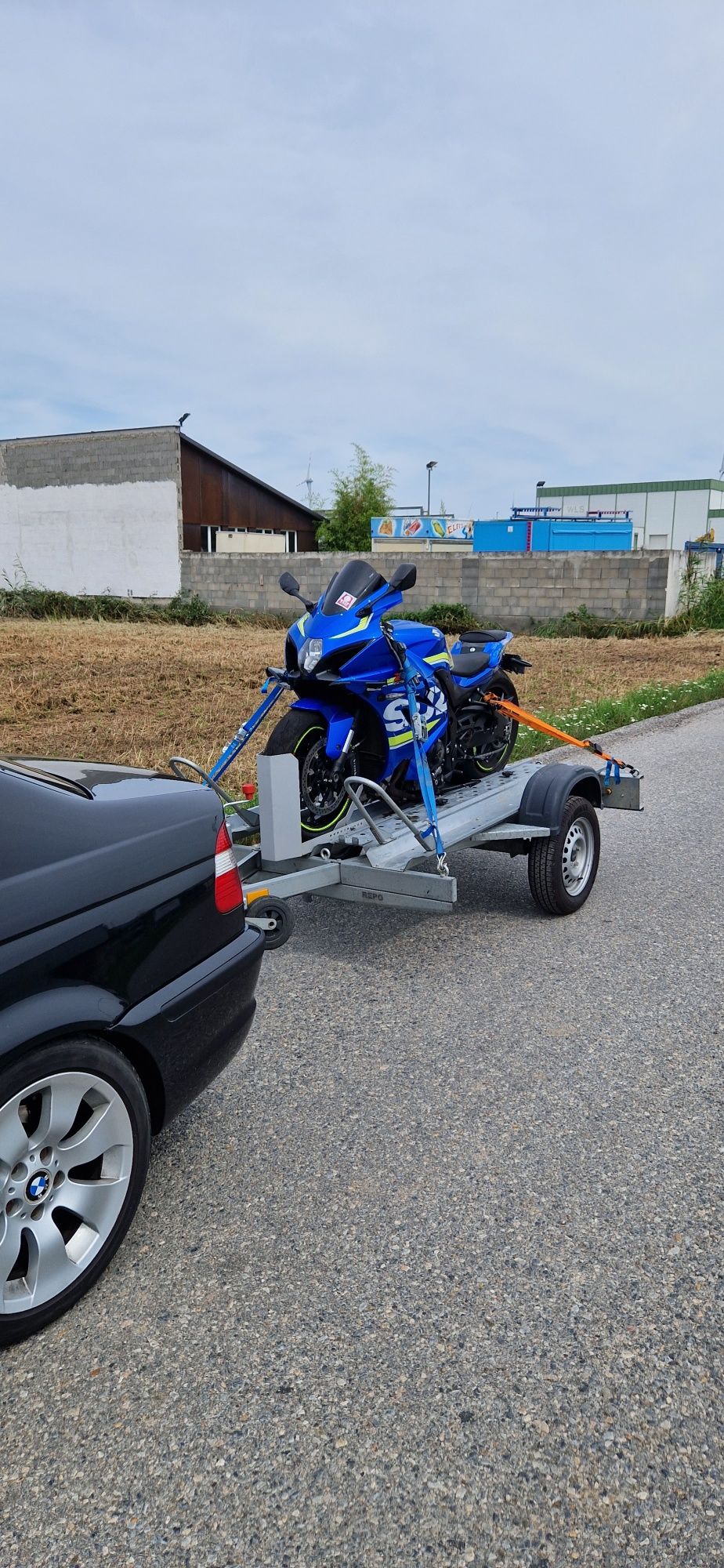 Transport motociclete cu remorca moto