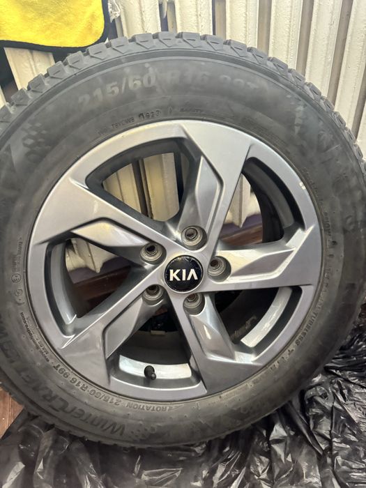 Диски KIA R16 с резиной Kumho WinterCraft 215/60 R16