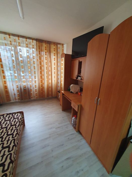 Închiriez cameră camin (Garsonieră)