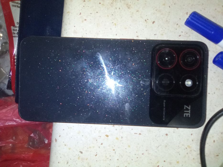 Vând două telefoane Redmi A3