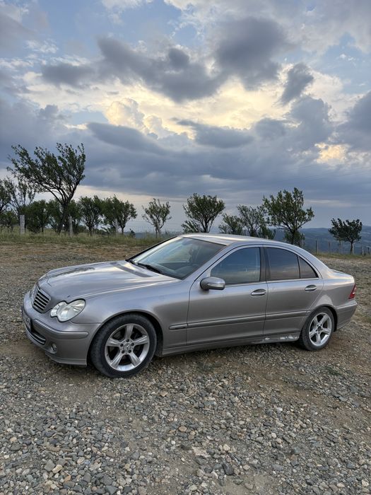 Vand Mercedes C220