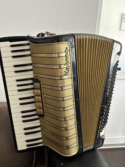 Acordeon Hohner Concerto 4 cu 120 de basi