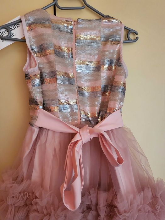 Рокля  Fashion Kids Store за 9-10г.(140сm)