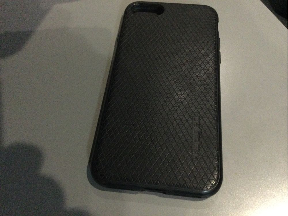 Husă Spigen pentru iPhone 8