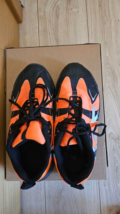 Маратонки adidas