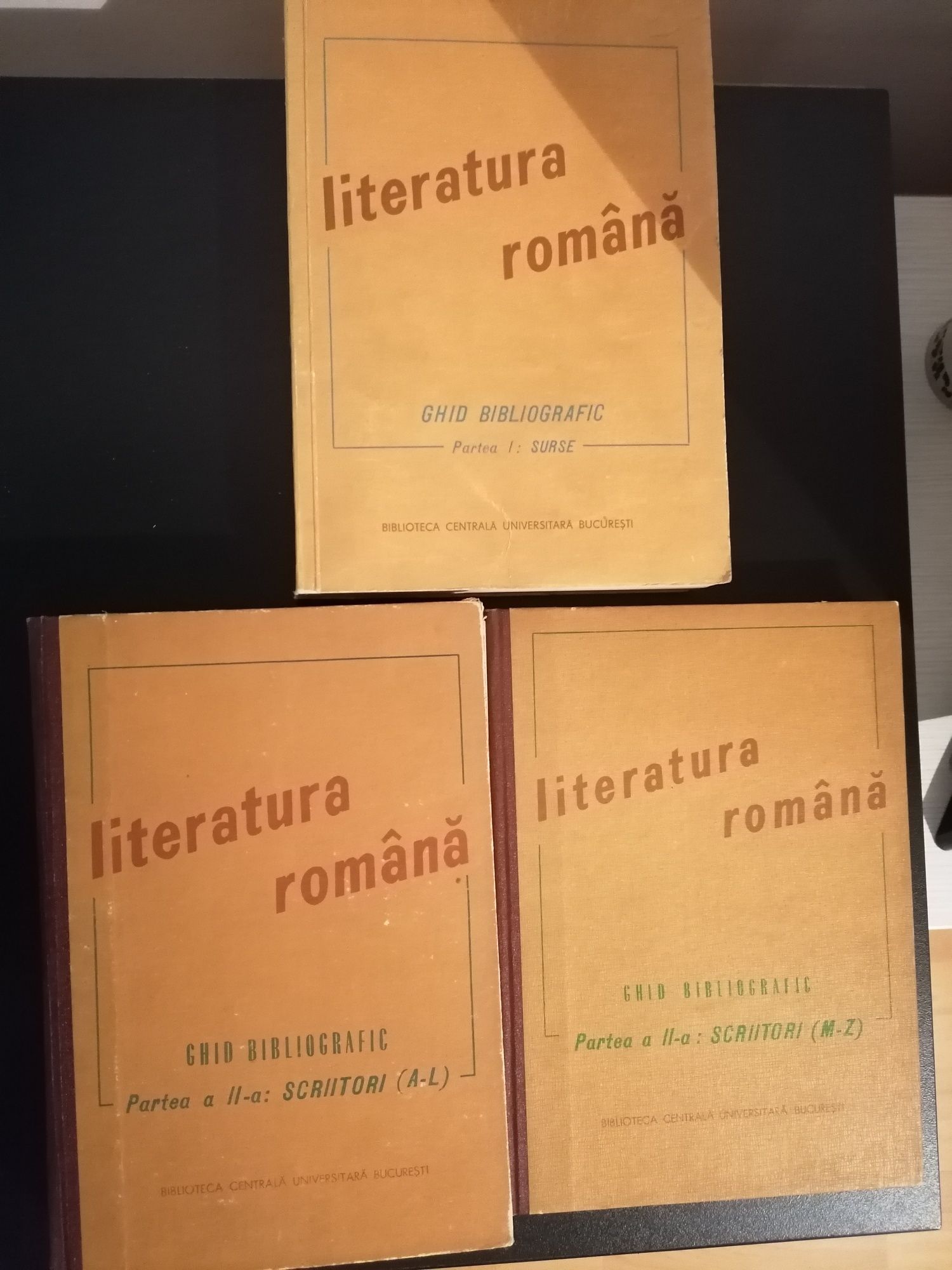 Literatura romana, ghid bibliografic, 3 volume
